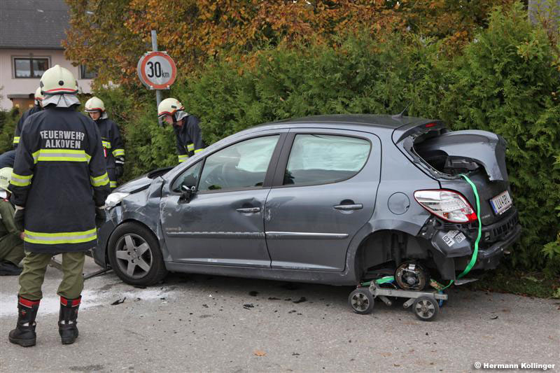 23.10.2010: Verkehrsunfall auf Kreuzung in Weidach