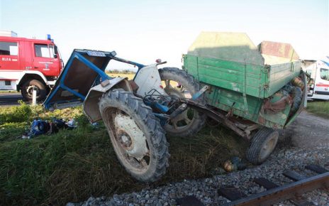 Unfall mit Traktor und Zug (Foto: Kolli)