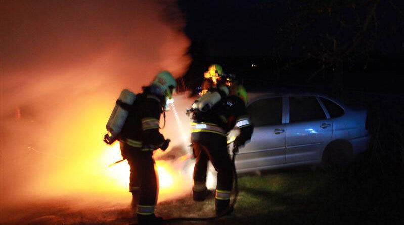 Fahrzeugbrand (Foto: Kolli)