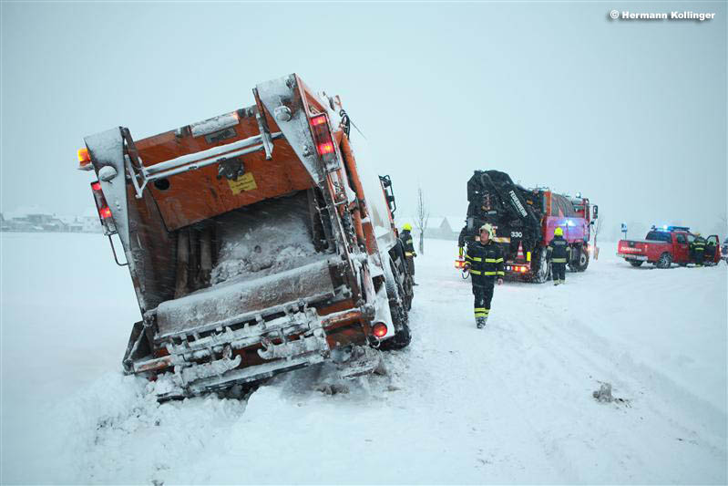 17.01.2013: Schneefall zieht mehrere Fahrzeugbergungen mit sich