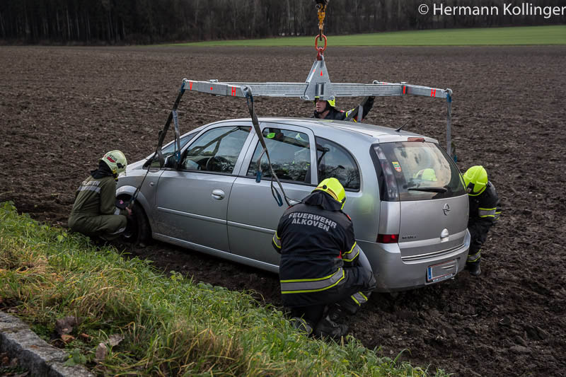 20.12.2014: Auto nach Gangverwechslung unversehrt geborgen