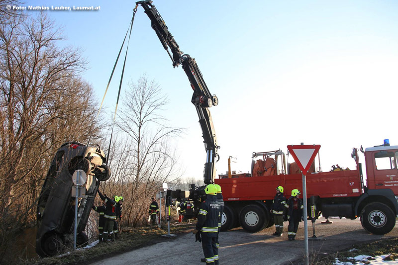 Pkw-Bergung / Foto:Laumat