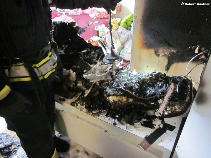 03.10.2016: Brand im Kinderzimmer in Straßhamer Mehrparteienhaus