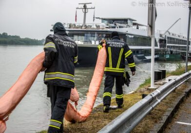 Ölwehr-Donau-Einsatz / Foto: Kollinger