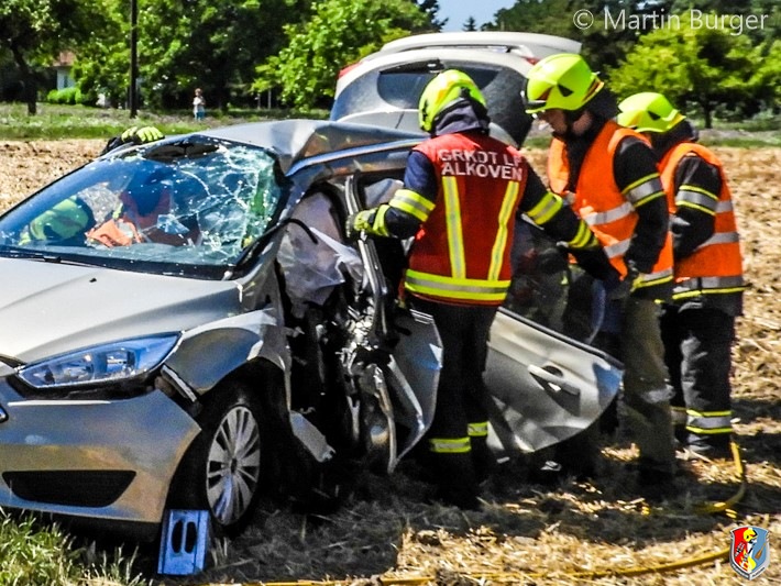 24.07.2019: Personenrettung nach Unfall mit zwei Pkw und einem Lkw