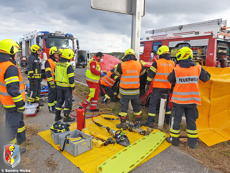 23.10.2021: Personenrettung bei Verkehrsunfall, B 129 – Bergham