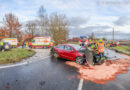 13.01.2023: Pkw schiebt anderes Auto auf der B 129 in Alkoven in den Gegenverkehr