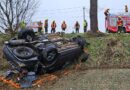 26.12.2024: Schwere Autokollision mit Baum auf B 129 in Alkoven endet mit kleinem Weihnachtswunder