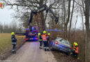 19.12.2025: Autobergung mit Kran in Gstocket