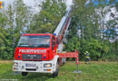 22.08.2026: Teleskopmastbühne bei Katzenrettung in Schönering im Einsatz